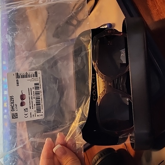 Coach Grey Burgundy Gradient sunglasses - Picture 4 of 6